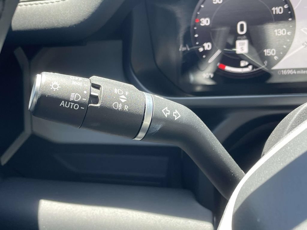Certified 2024 Land Rover Defender 110 SE AWD/4WD image 33