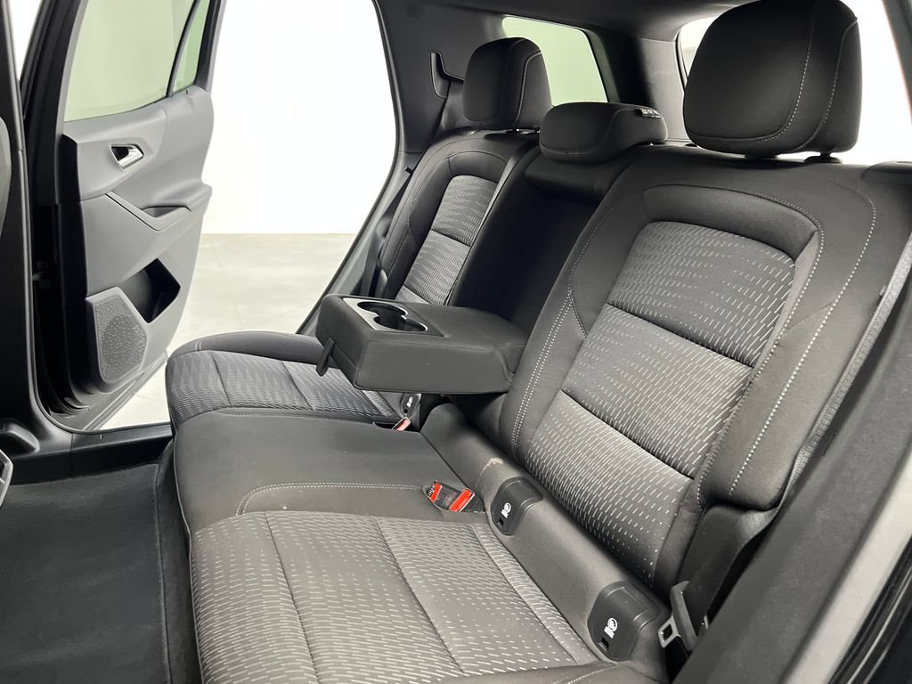 Used 2025 Chevrolet Equinox LT AWD/4WD image 16