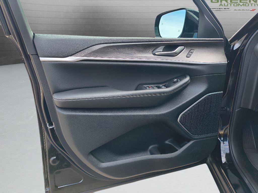 New 2026 Jeep Grand Cherokee Limited image 14