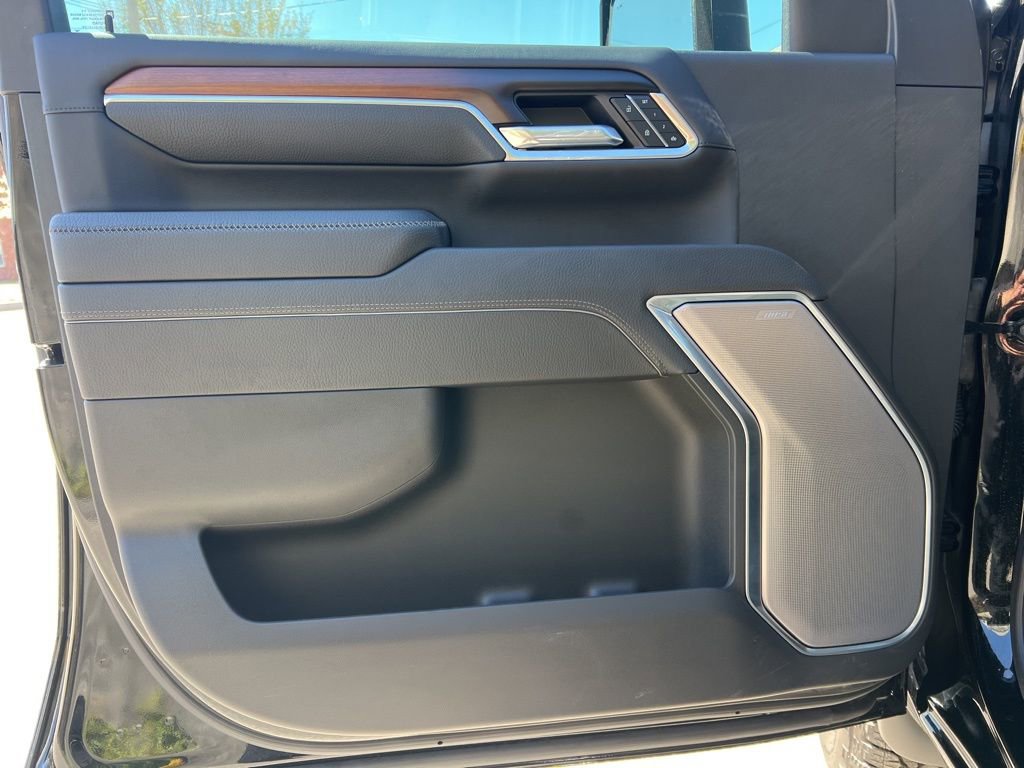 Used 2025 GMC Sierra 2500 Denali w/ Denali Reserve Package AWD/4WD image 14