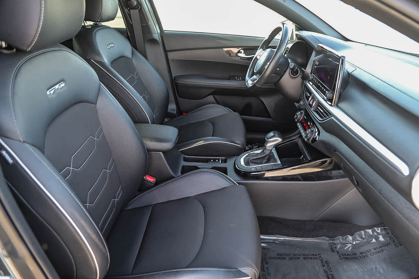 Used 2023 Kia Forte GT-Line w/ GT-Line Technology Package image 16