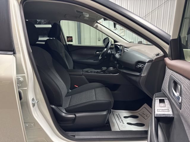 Used 2022 Nissan Rogue SV AWD/4WD image 25