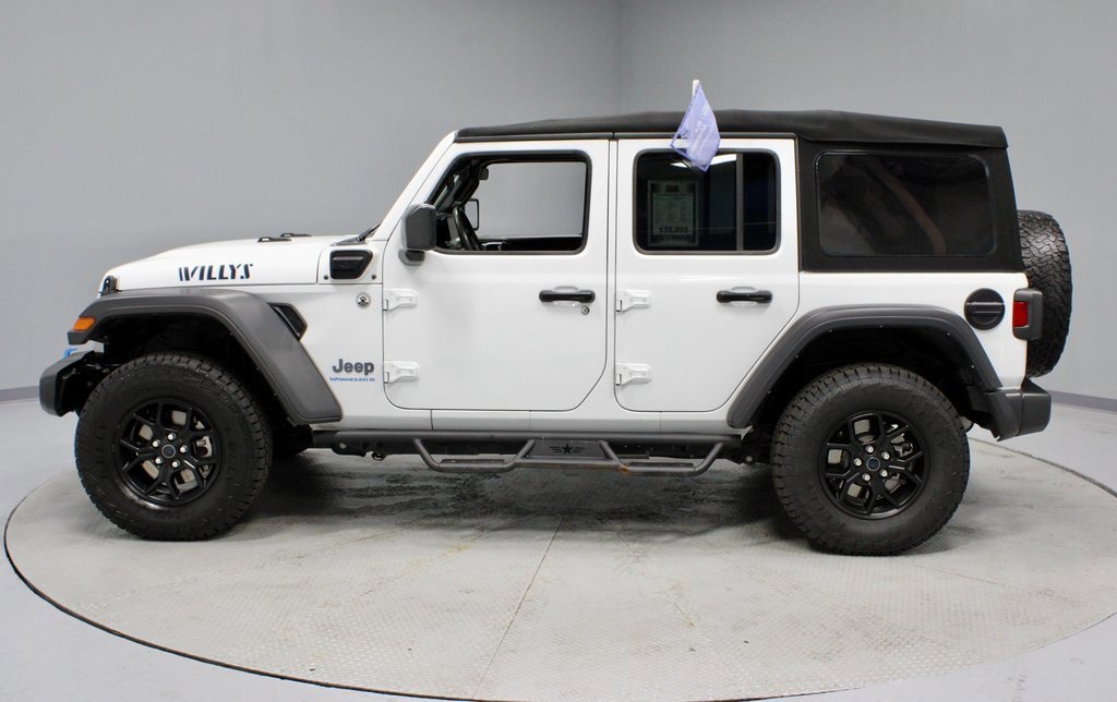 Used 2024 Jeep Wrangler Unlimited image 9
