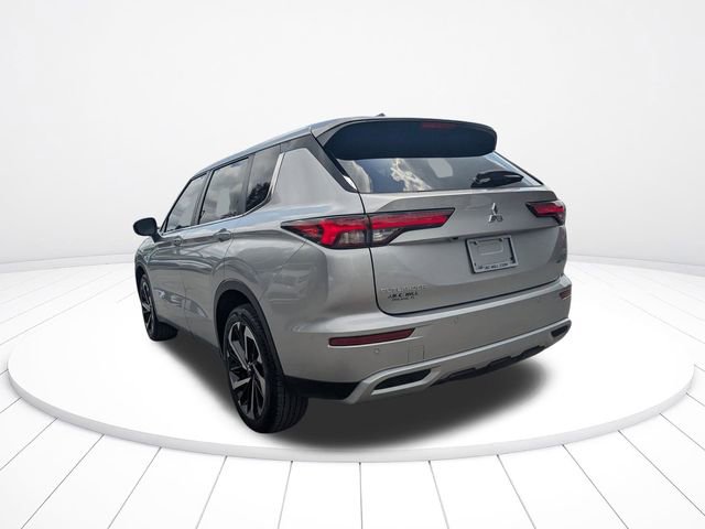 Used 2024 Mitsubishi Outlander SE image 5