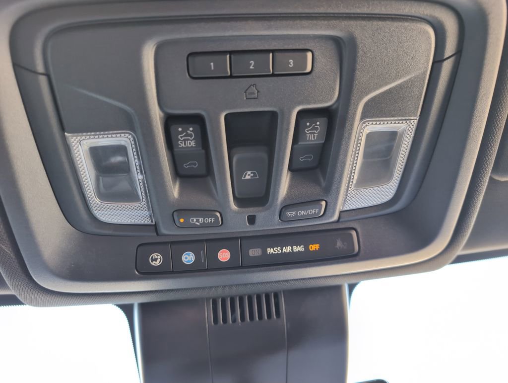 Used 2022 Chevrolet Silverado 1500 ZR2 w/ Technology Package image 29