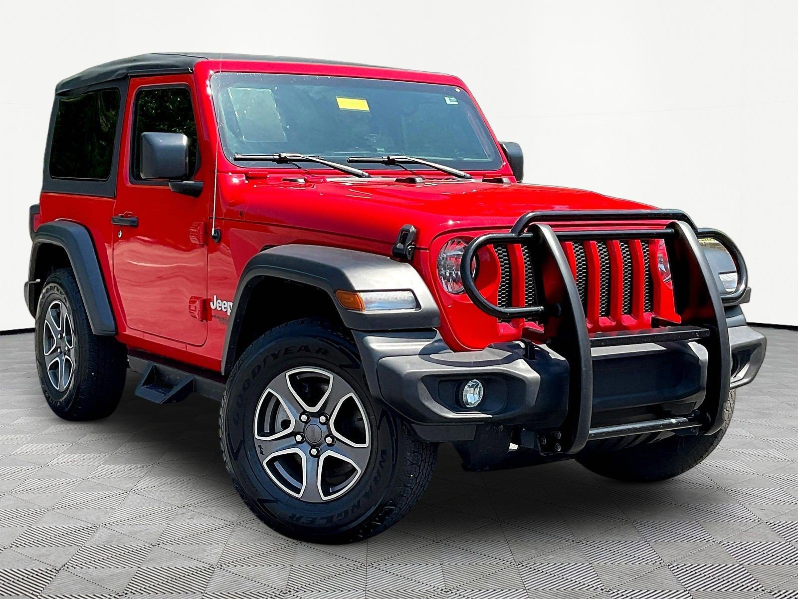 Used 2018 Jeep Wrangler Sport AWD/4WD image 3