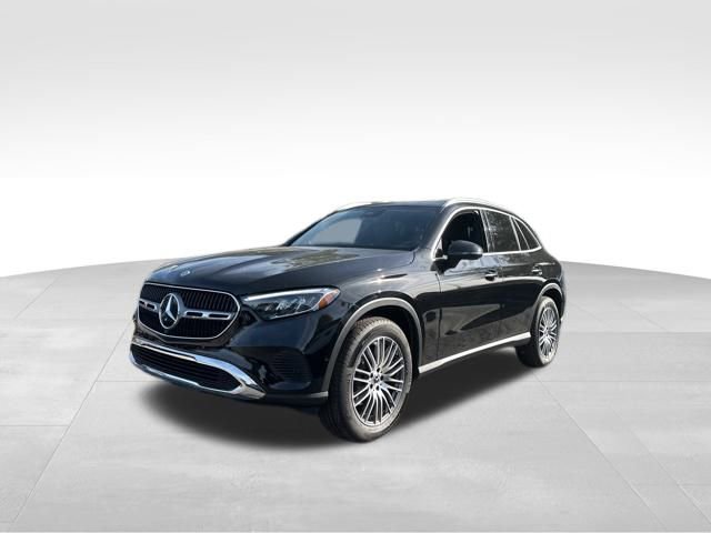Used 2025 Mercedes-Benz GLC 300 4MATIC image 2