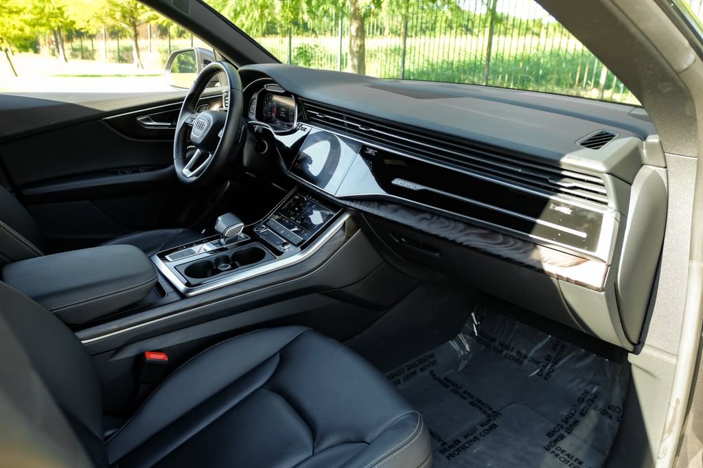 Used 2021 Audi Q8 Premium Plus AWD/4WD image 18