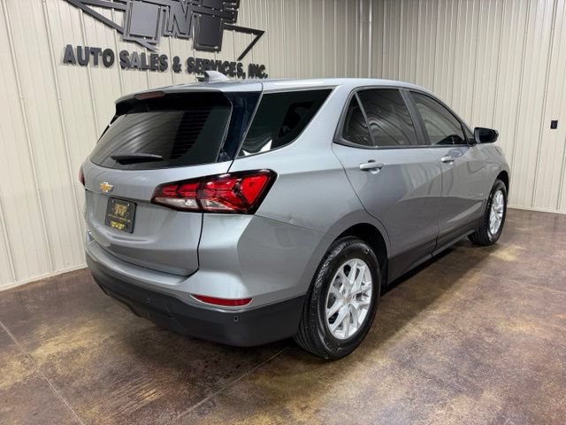 Used 2024 Chevrolet Equinox LS w/ Driver Confidence II Package FWD image 8