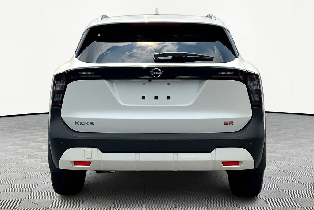 New 2025 Nissan Kicks SR image 4