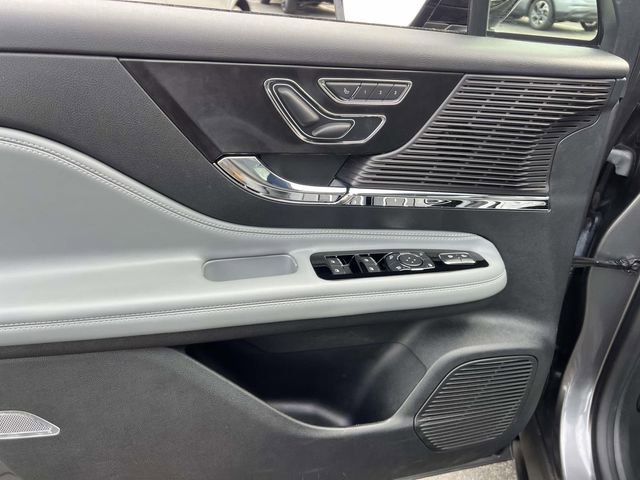 Certified 2022 Lincoln Corsair AWD w/ Equipment Group 101A image 17