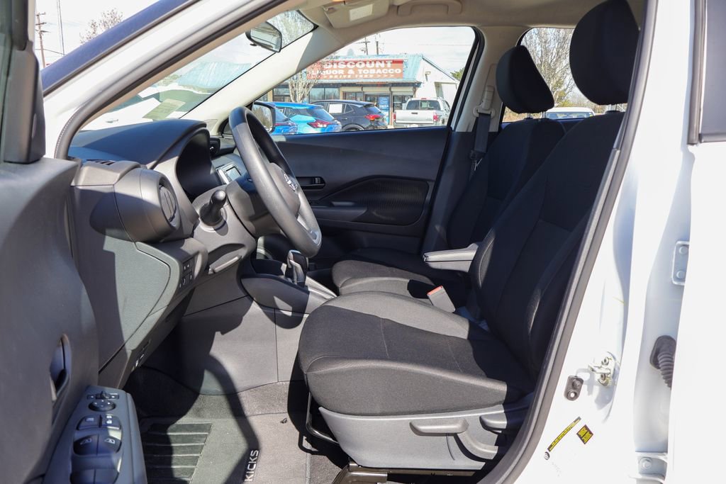 Certified 2025 Nissan Kicks Play S image 7