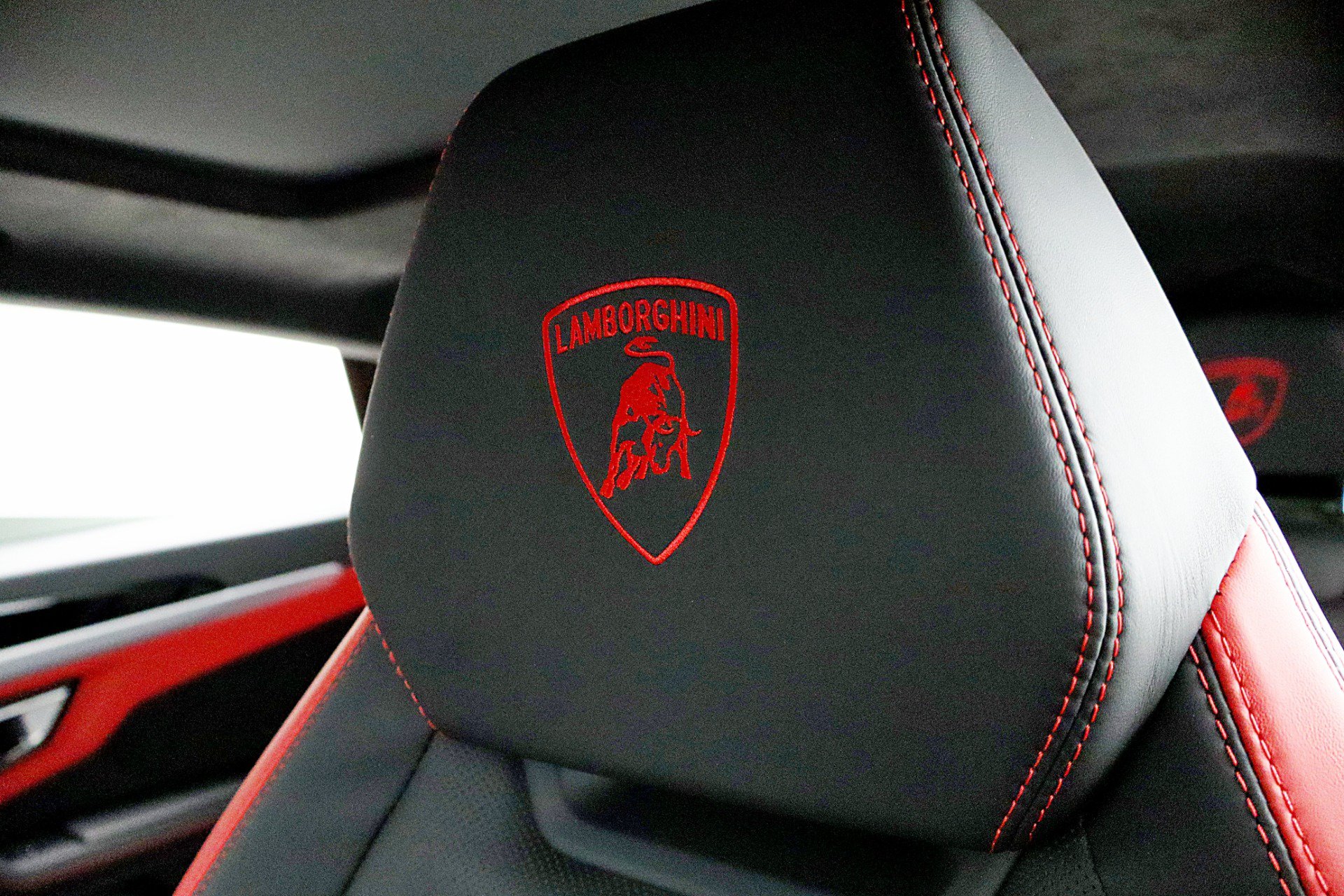 Used 2024 Lamborghini Urus S AWD/4WD image 28