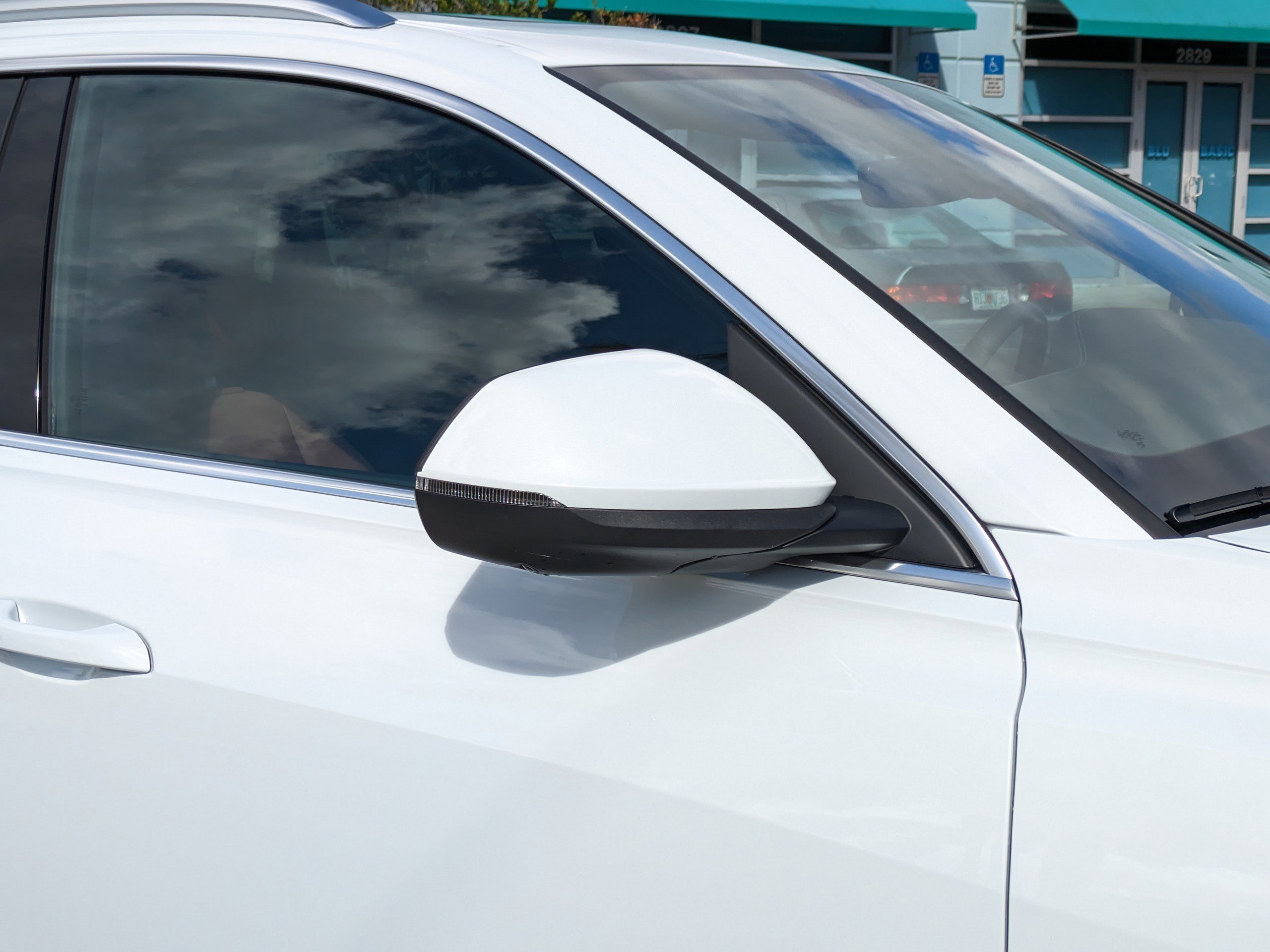 Used 2025 Audi Q8 Premium w/ Convenience Package image 12