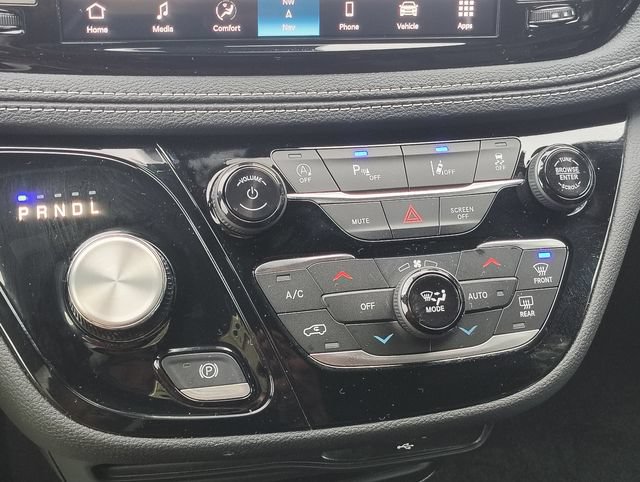 New 2026 Chrysler Pacifica Select FWD image 22