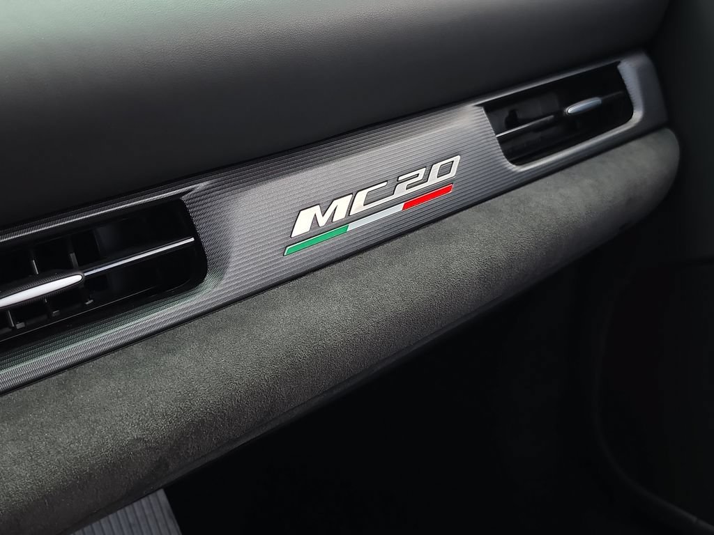 Used 2022 Maserati MC20 Coupe RWD image 25