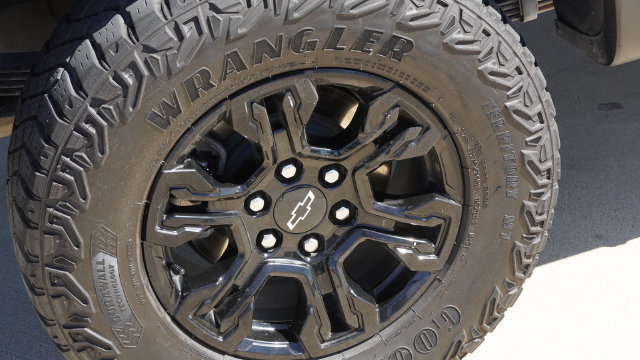 Used 2024 Chevrolet Silverado 1500 ZR2 w/ Technology Package AWD/4WD image 12