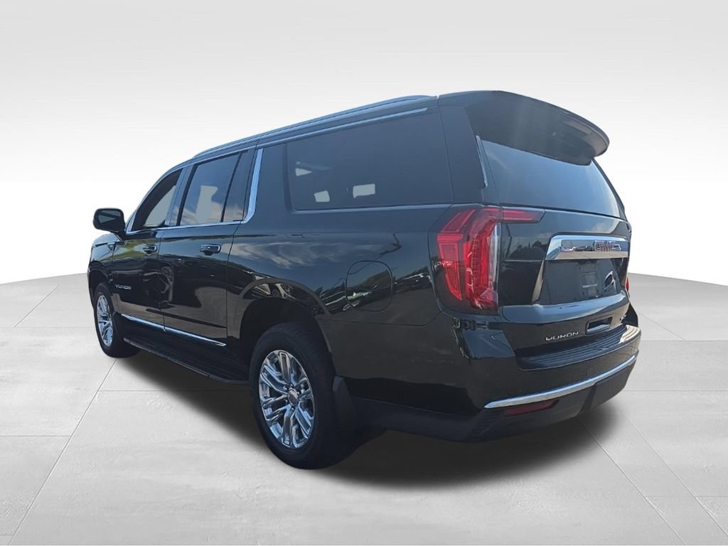 Used 2023 GMC Yukon XL SLT w/ SLT Luxury Package AWD/4WD image 3
