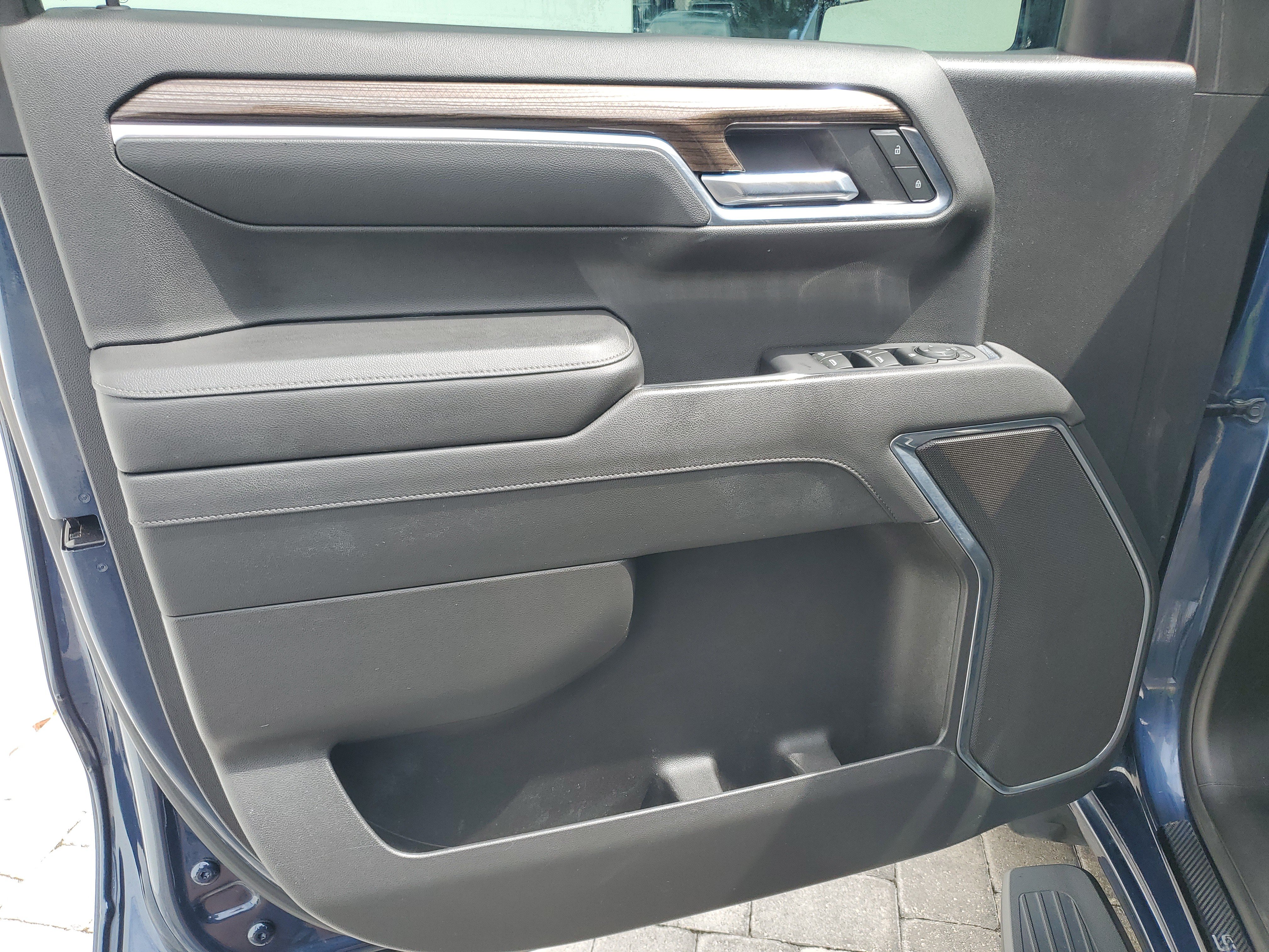 Used 2022 Chevrolet Silverado 1500 LT RWD image 18