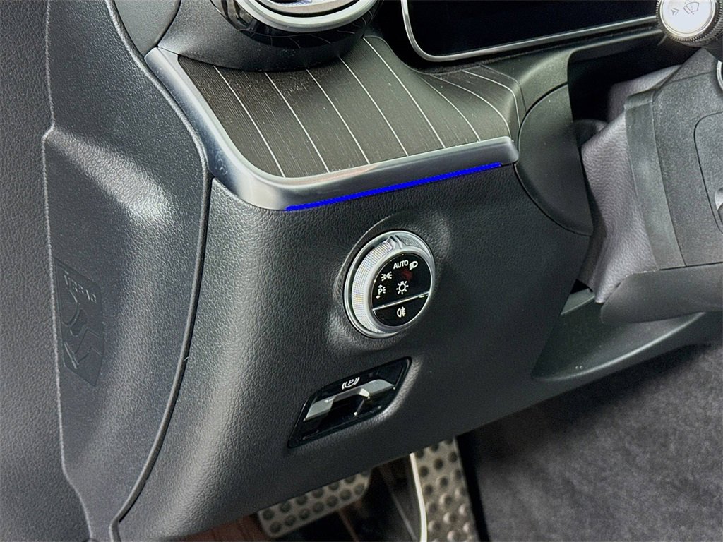 Used 2025 Mercedes-Benz C 300 4MATIC Sedan image 11