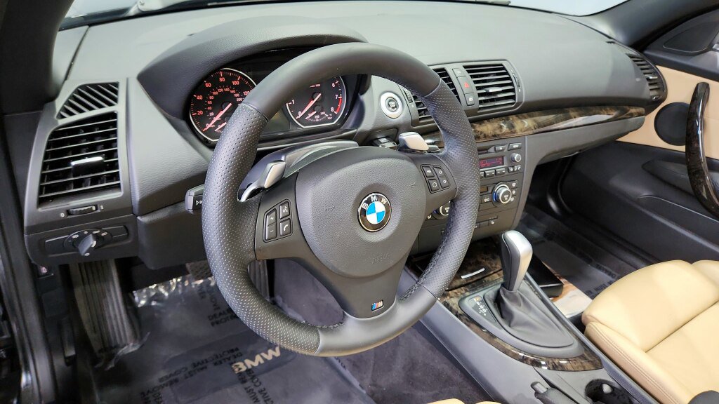 Used 2009 BMW 135i Convertible image 17