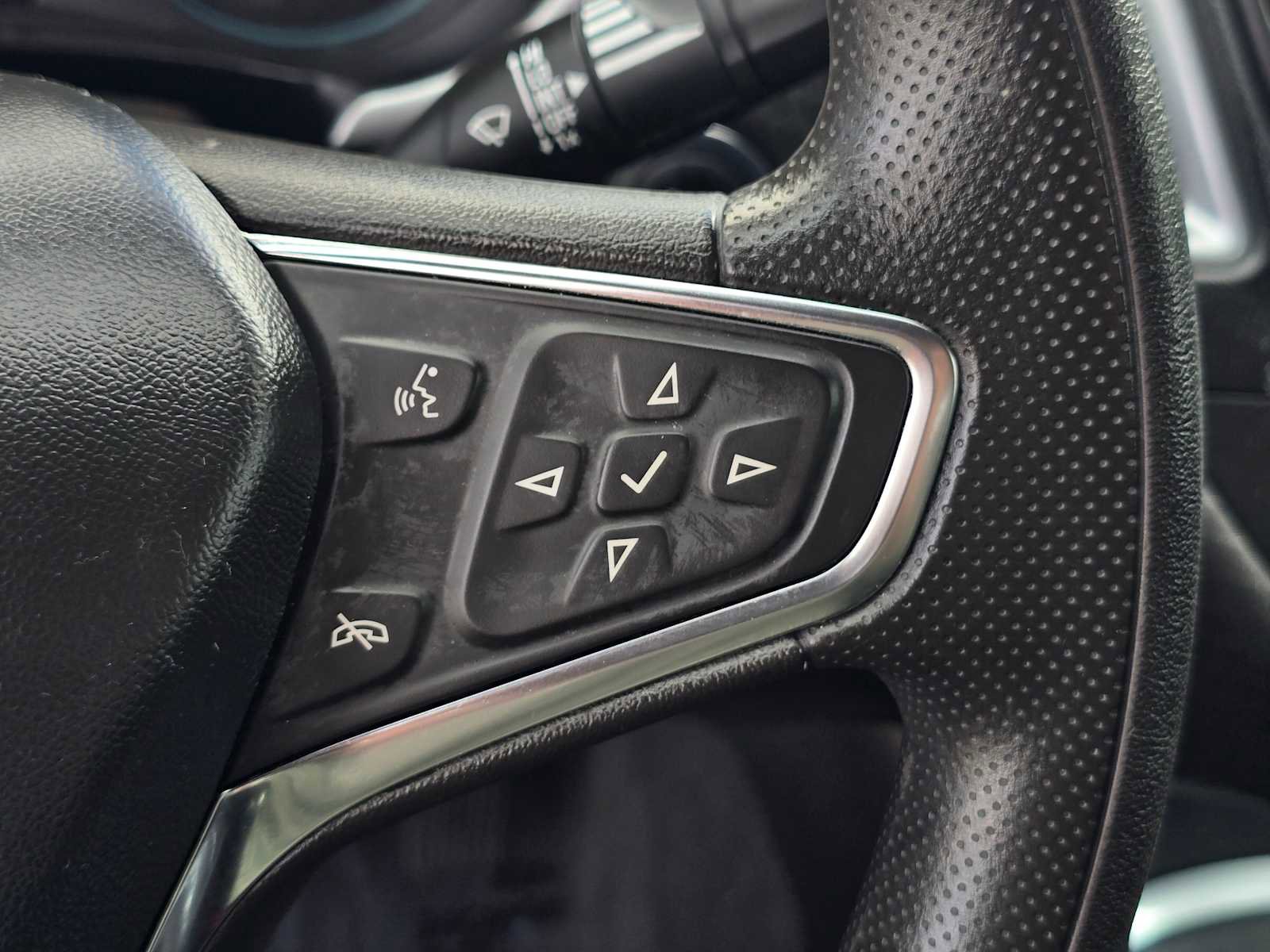 Used 2023 Chevrolet Malibu LT image 33