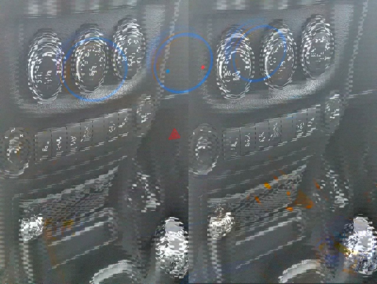 Used 2016 Jeep Wrangler Unlimited Rubicon image 26