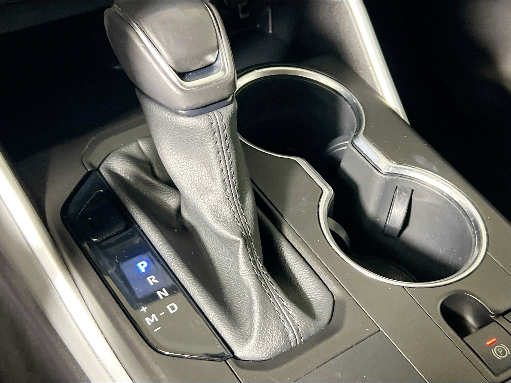 Used 2020 Toyota Highlander XLE image 25