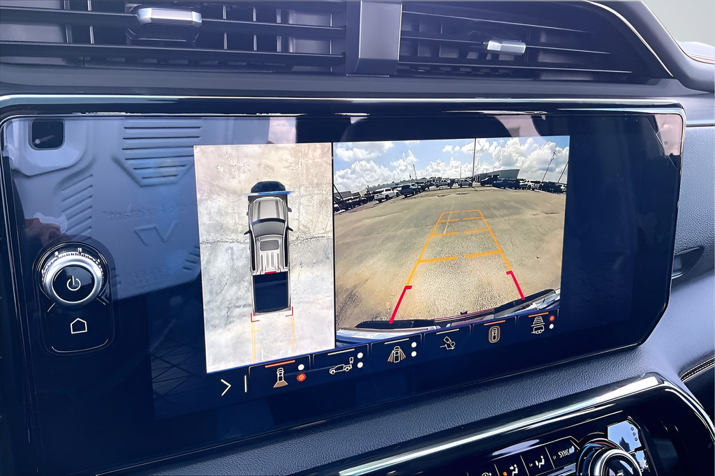 Used 2025 GMC Sierra 1500 AT4 w/ AT4 Premium Package AWD/4WD image 13