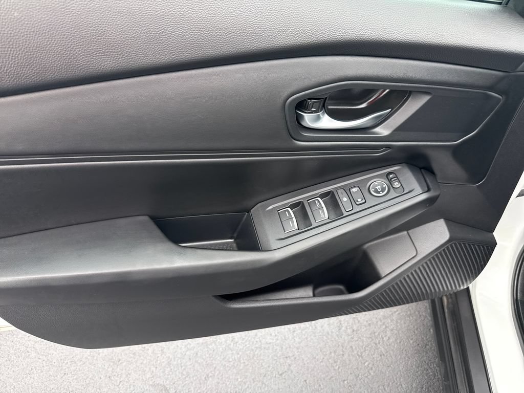 Used 2025 Honda Accord SE image 9