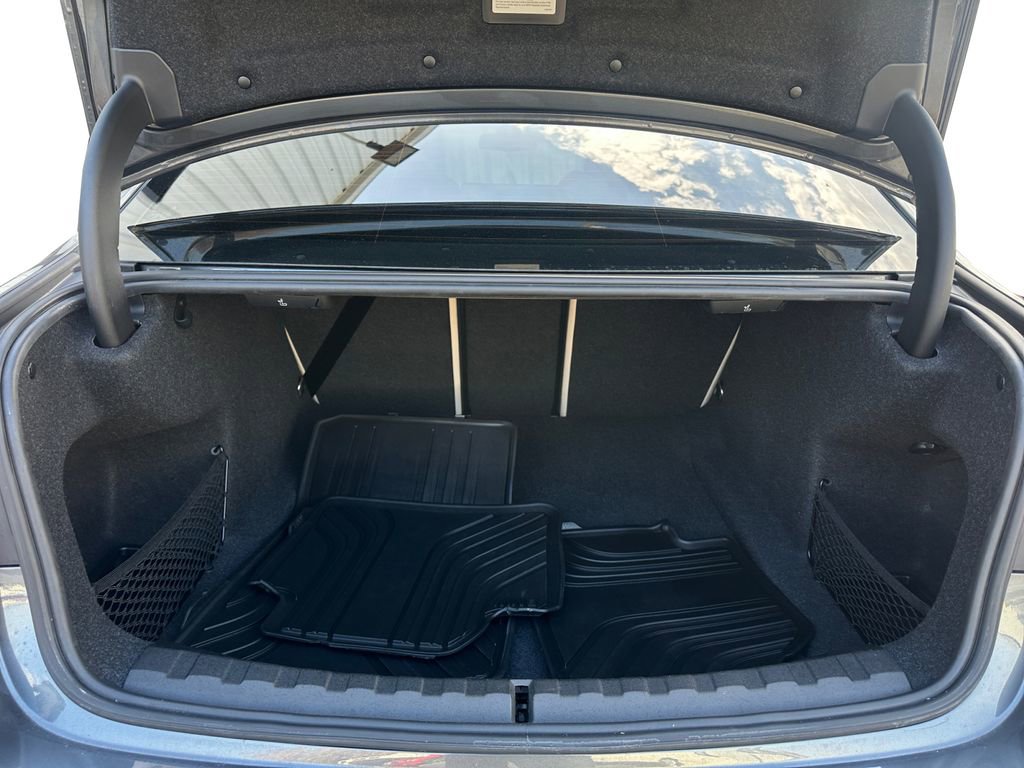 Used 2022 BMW 330i Sedan w/ Premium Package image 19