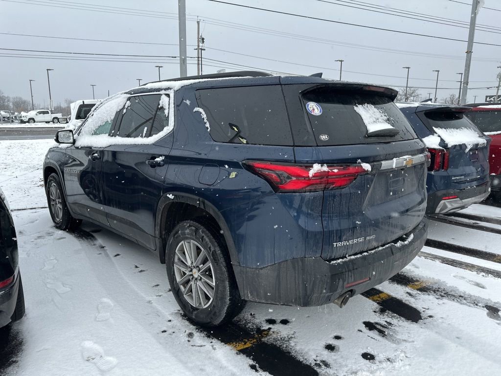 Used 2023 Chevrolet Traverse LT image 3