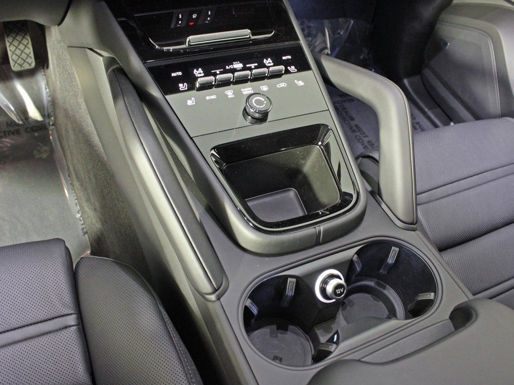 Certified 2025 Porsche Cayenne Coupe image 31
