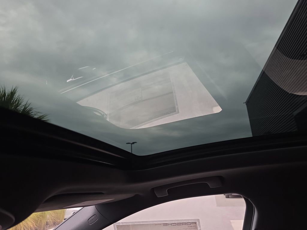 New 2026 Porsche Macan image 38