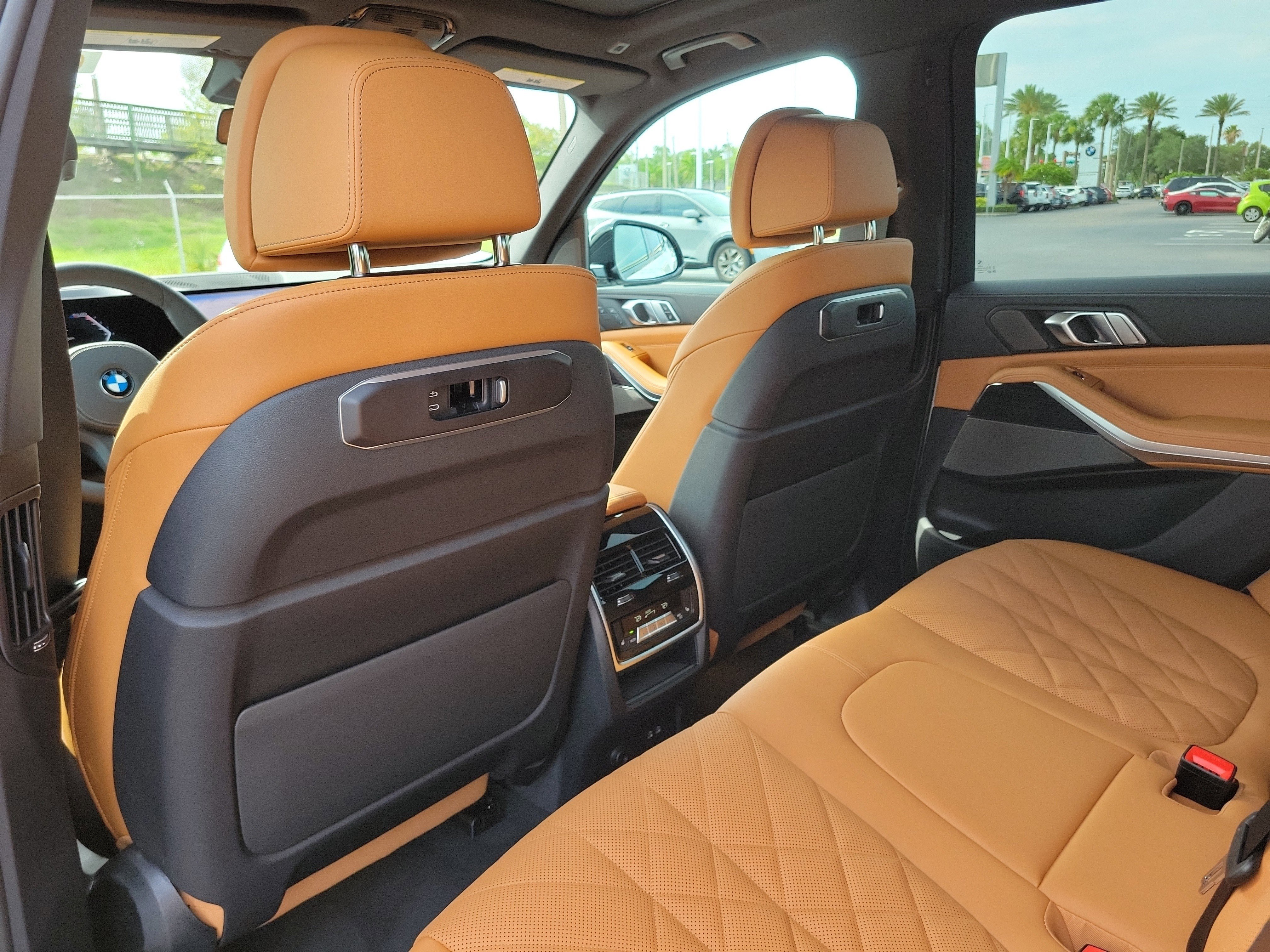 New 2026 BMW X5 xDrive40i w/ M Sport Package AWD/4WD image 9