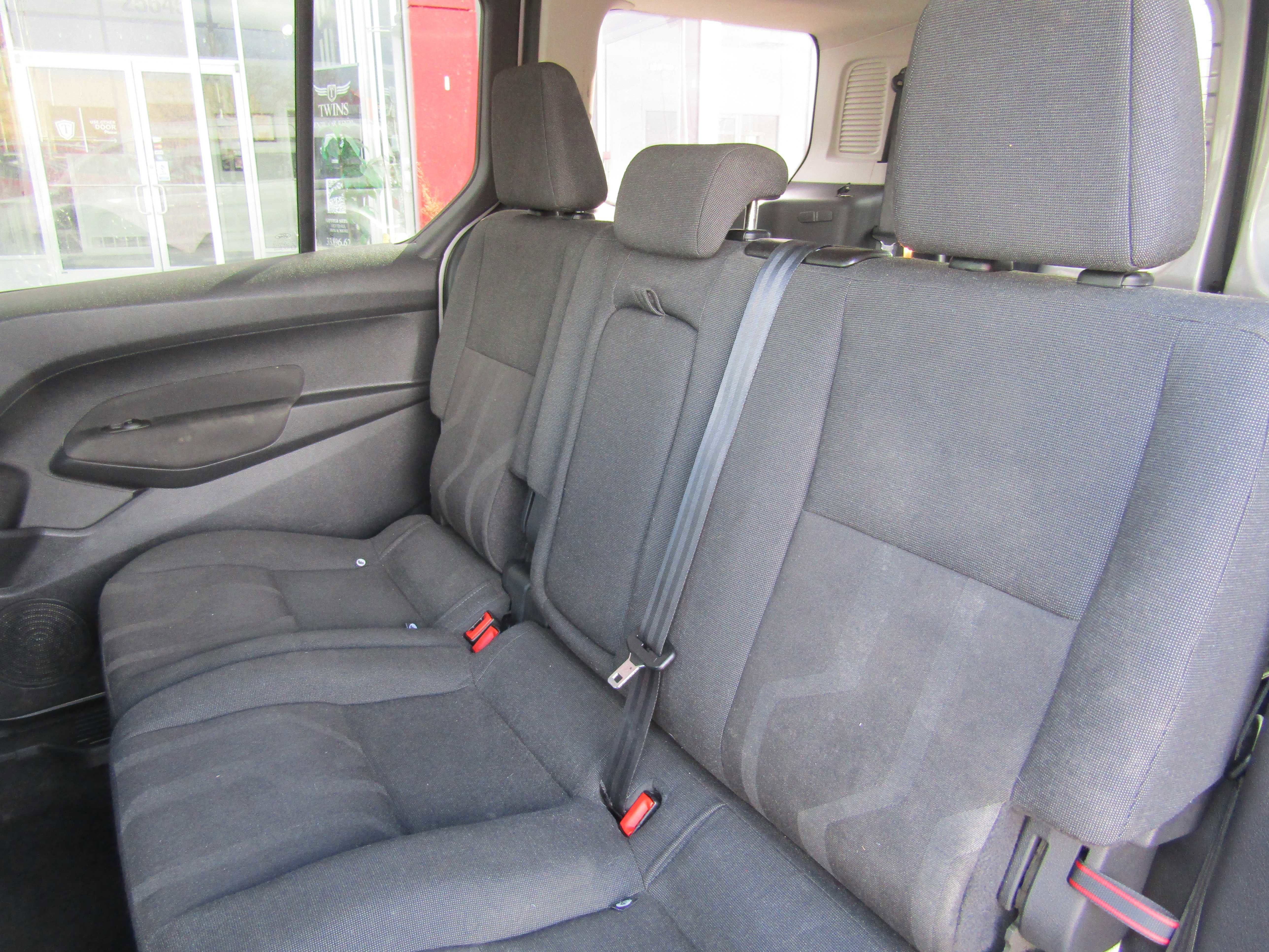 Used 2018 Ford Transit Connect XLT image 21