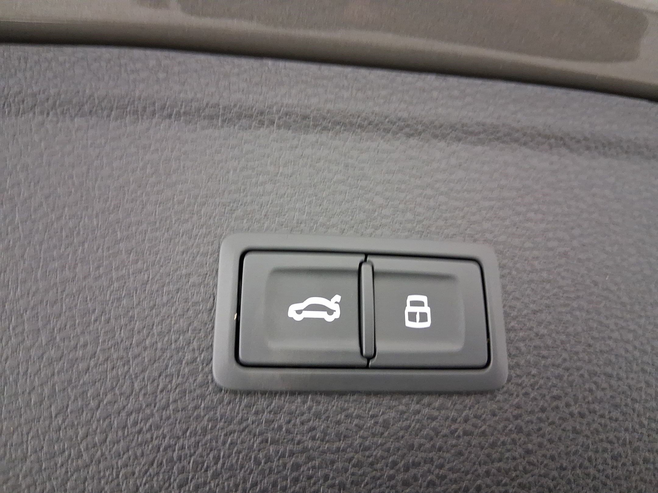 Used 2025 Audi Q5 e Premium image 28