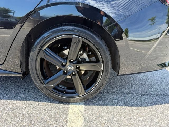 Certified 2023 Nissan Sentra SR w/ Midnight Edition Package FWD image 14