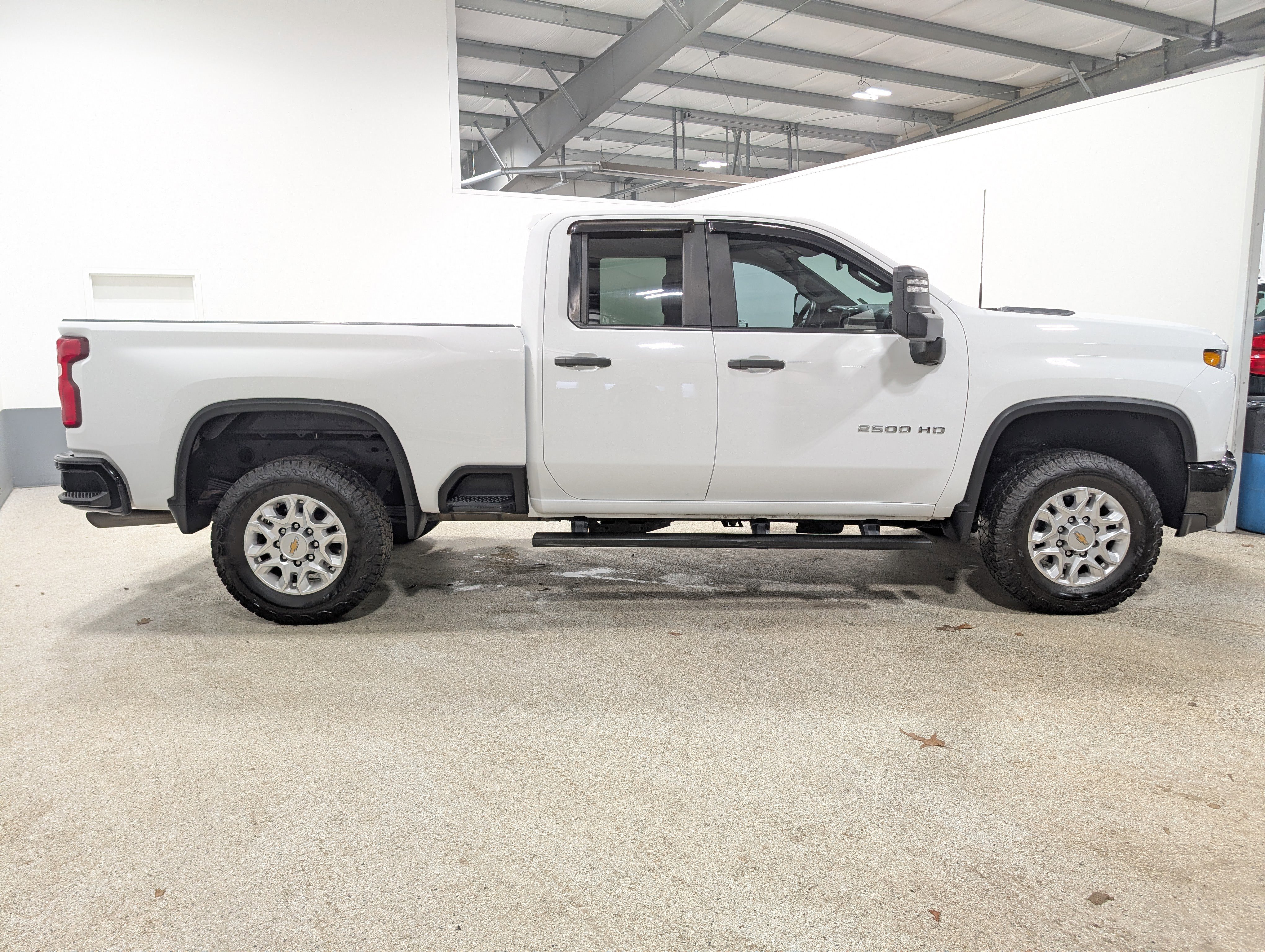 Used 2021 Chevrolet Silverado 2500 Custom w/ Custom Value Package AWD/4WD image 2