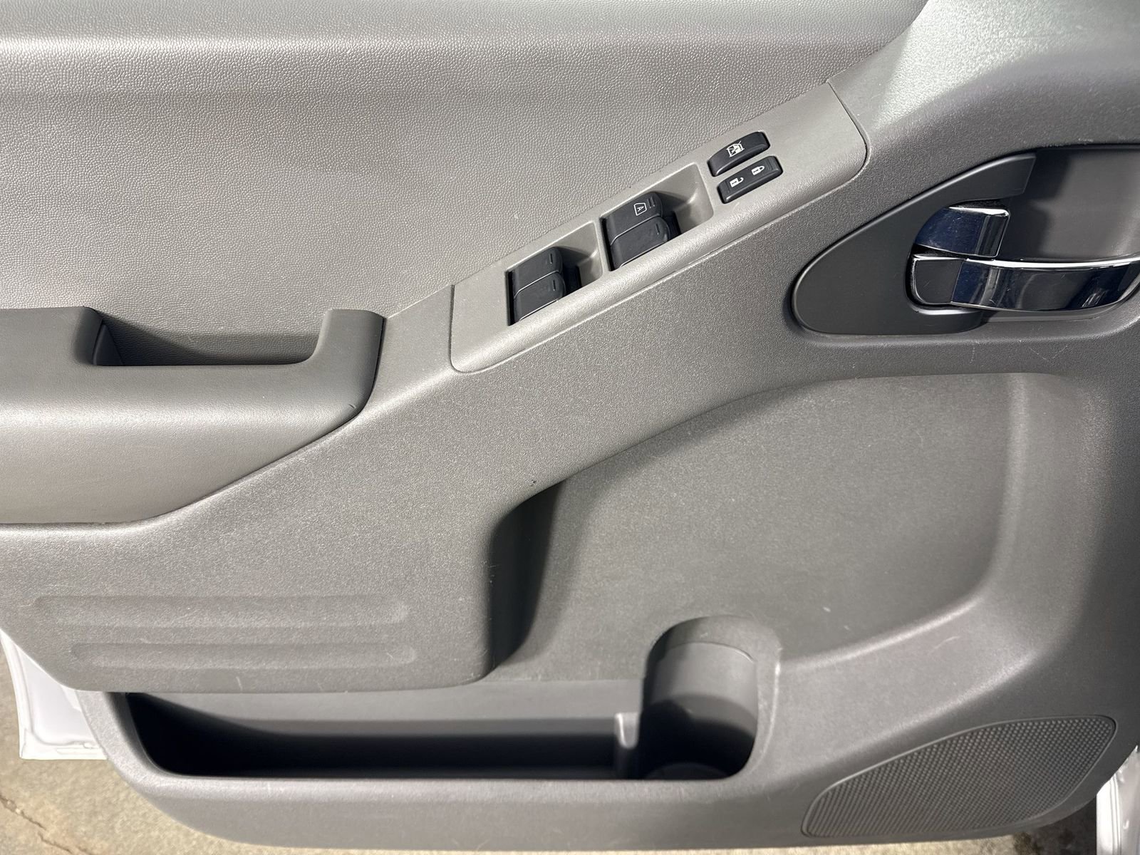 Used 2021 Nissan Frontier SV w/ SV Utility Package image 18