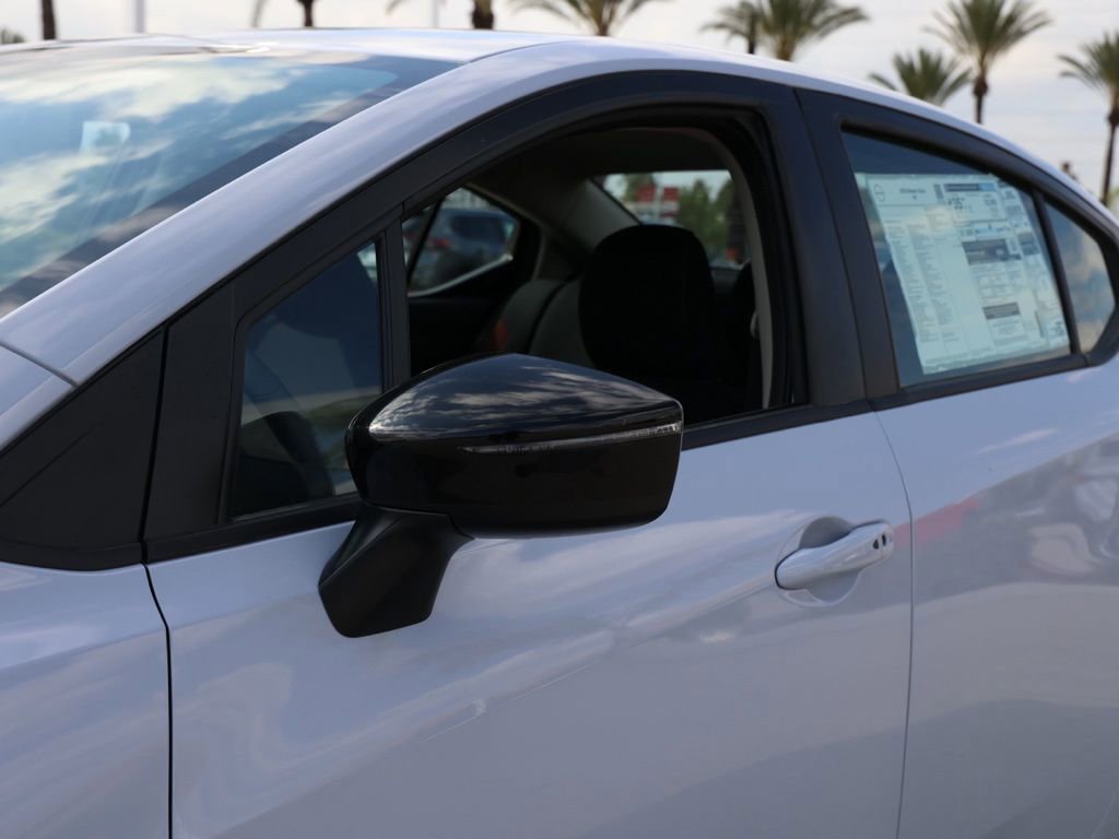 New 2025 Nissan Versa SR image 12