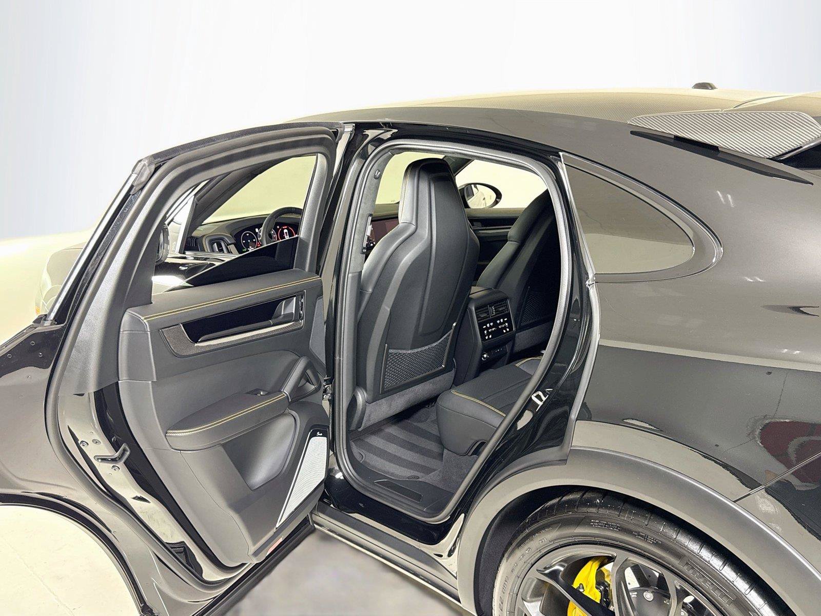 Used 2025 Porsche Cayenne Turbo GT AWD/4WD image 24