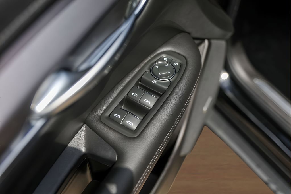 Certified 2024 Cadillac XT5 Luxury FWD image 23