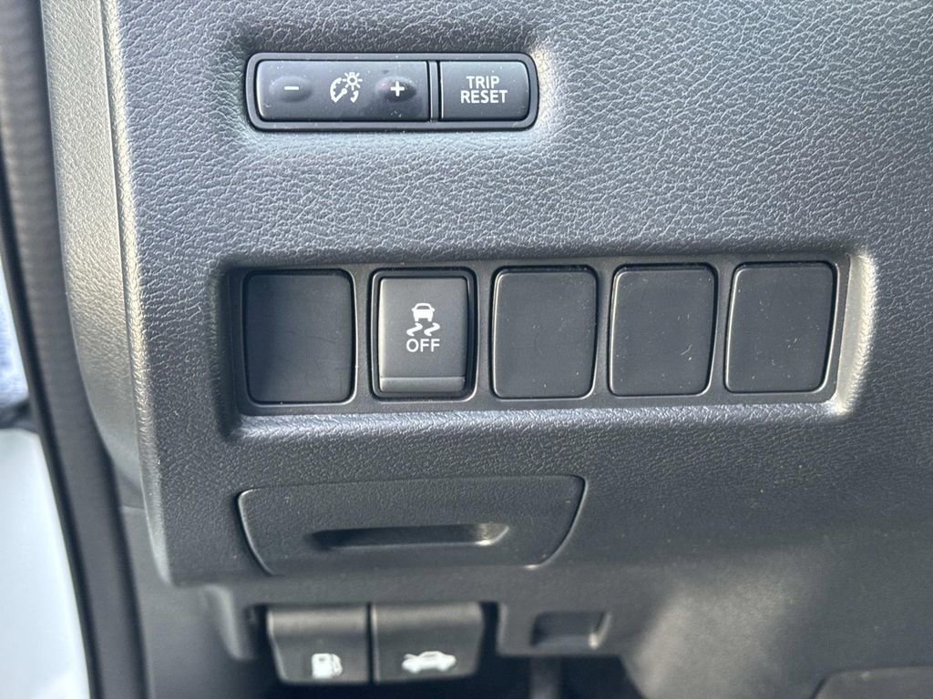 Used 2018 Nissan Murano SV image 20