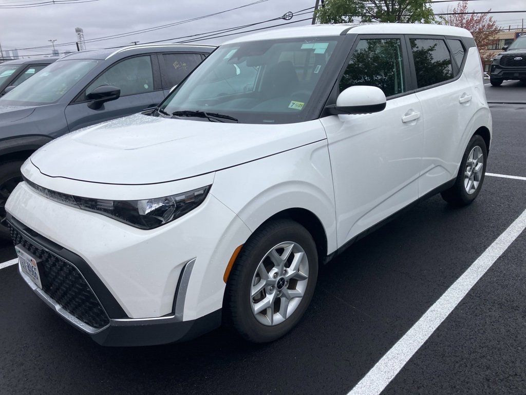 Used 2024 Kia Soul LX w/ Option Group 015