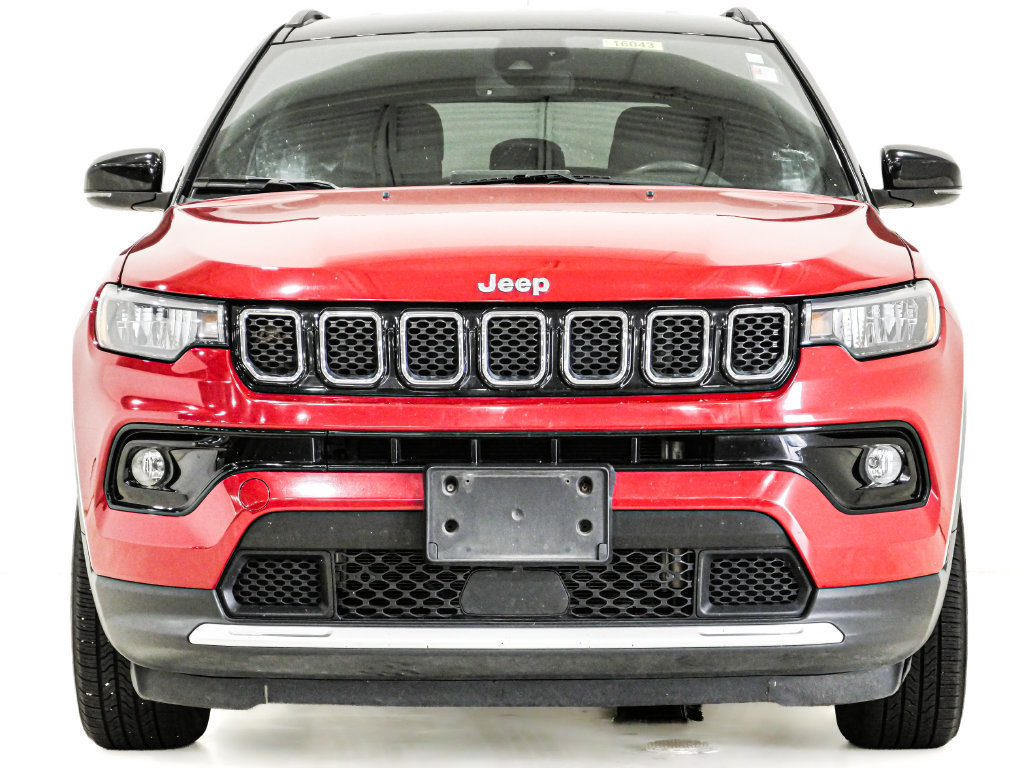 Used 2023 Jeep Compass Limited AWD/4WD image 2