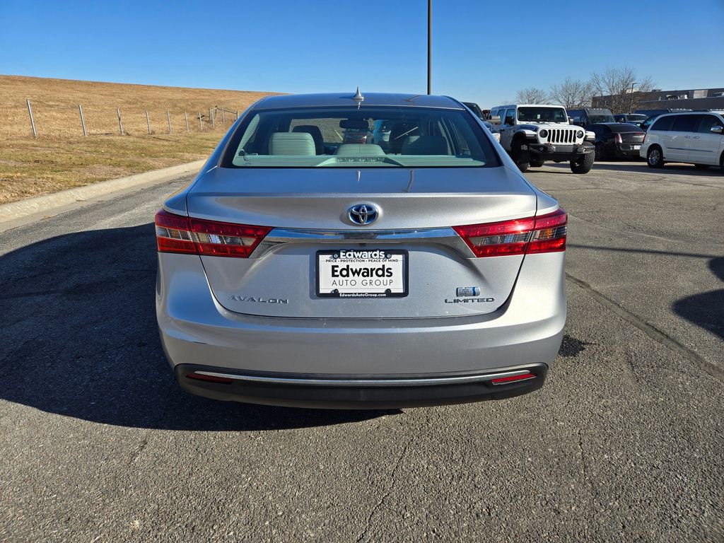 Used 2016 Toyota Avalon Limited image 5