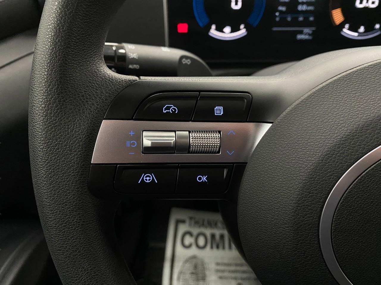Certified 2025 Hyundai Santa Cruz SE AWD/4WD image 16
