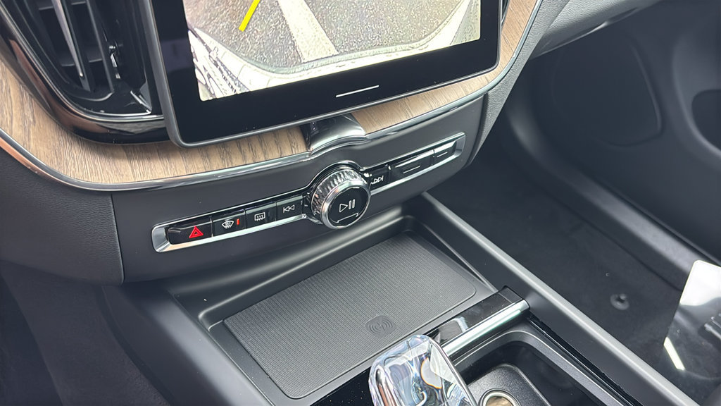 New 2027 Volvo XC60 T8 Plus AWD/4WD image 22