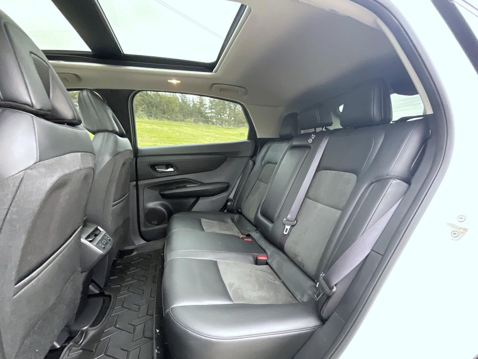Used 2023 Nissan Ariya AWD image 20